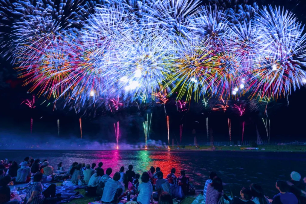 เทศกาลดอกไม้ไฟคุรุเมะ (Kurume Water Festival & Fireworks)